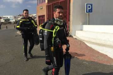 La limpieza de fondos marinos de La Garita 'rueda' con éxito (Foto TA)